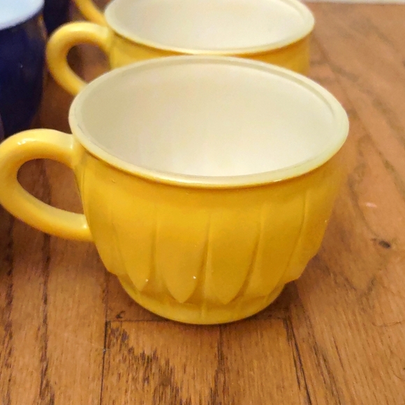 Set of 12 Vintage Jeannette Slick and Sassy Green, Yellow and Blue Cups - Picture 2 of 9